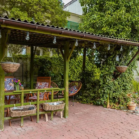 Charming House In The Capital With Two Parking Spaces By Renters Dom wakacyjny