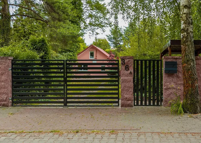 Charming House In The Capital With Two Parking Spaces By Renters *