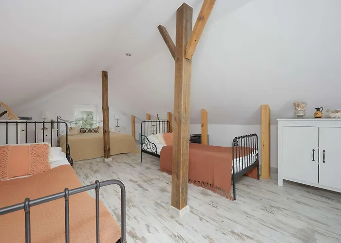 Dom wakacyjny Charming House In The Capital With Two Parking Spaces By Renters