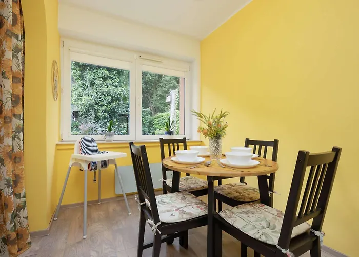 Dom wakacyjny Charming House In The Capital With Two Parking Spaces By Renters