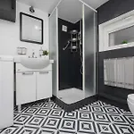 Charming House In The Capital With Two Parking Spaces By Renters