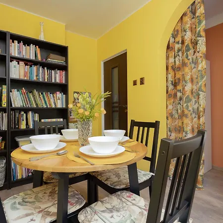 Charming House In The Capital With Two Parking Spaces By Renters Feriehus *
