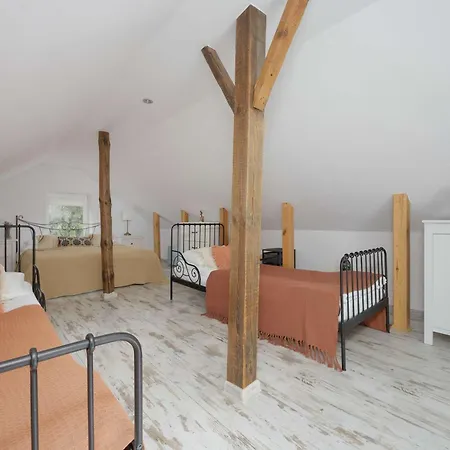 Dom wakacyjny Charming House In The Capital With Two Parking Spaces By Renters