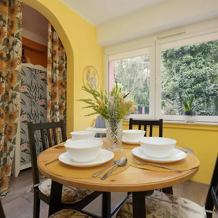 Charming House In The Capital With Two Parking Spaces By Renters Сasa de vacaciones