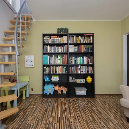 Charming House In The Capital With Two Parking Spaces By Renters Varsovia